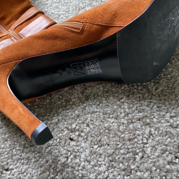 NWOT knee length Leather boots - Picture 3 of 5